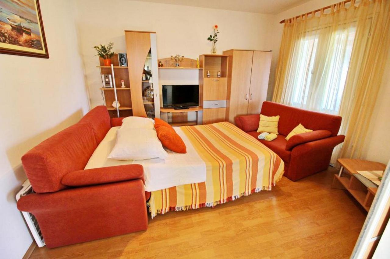 Apartments Sea Line Приградица Экстерьер фото